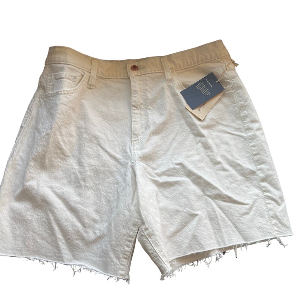 Universal Thread Women's White High-Rise Bermuda Jean Shorts - Size 14 - NWT